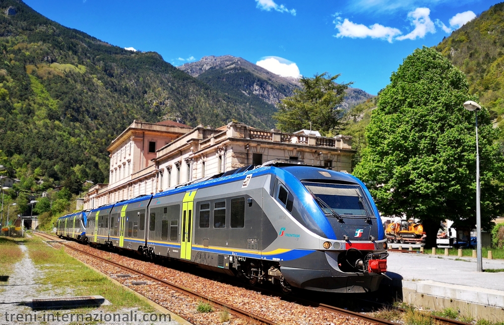 Treno Regionale Ventimiglia - Cuneo a San Dalmazzo di Tenda