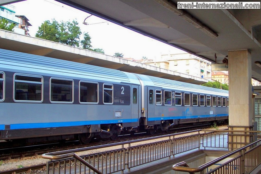 Treno EuroCity "Cinque Terre" Zurigo - La Spezia a Monterosso