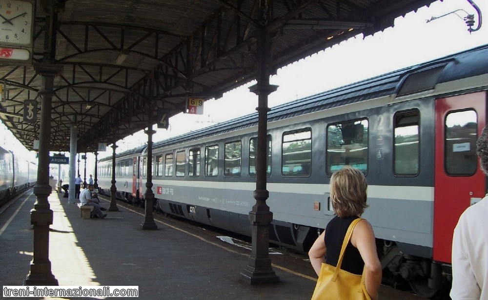 Treno Intercity "Monte Rosa" Milano - Ginevra ad Arona