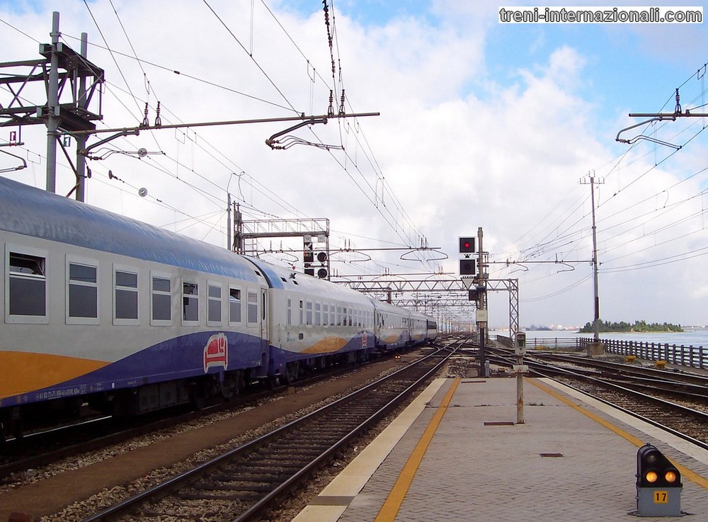 Treno EuroNight "Stendhal" da Parigi arriva a Venezia