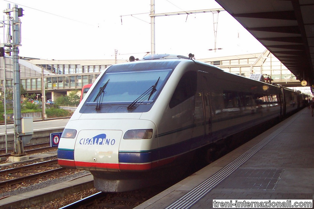 Treno Cisalpino per Milano a Basilea