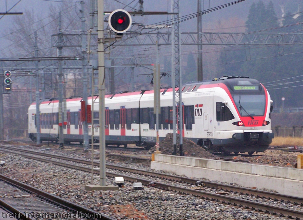 Treno Flirt di Tilo S30 Malpensa - Cadenazzo a Laveno Mombello