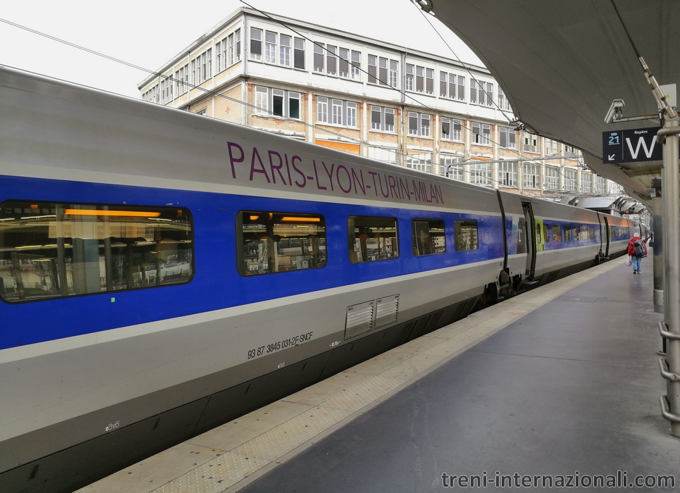 Treno EuroCity TGV per Milano a Parigi